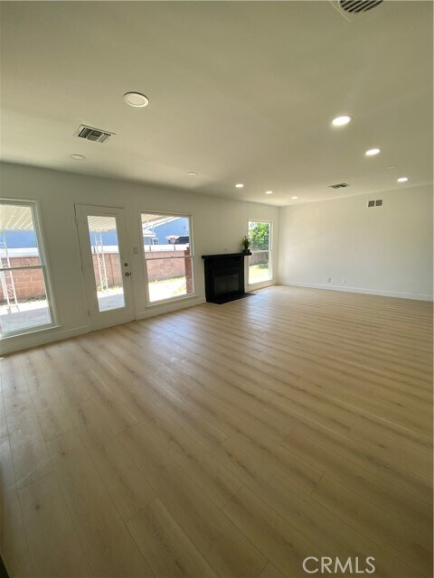 Building Photo - 2310 W Ituni St