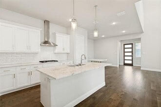 Building Photo - 13050 Scissortail Dr