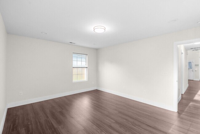 Building Photo - LIVE CLOSE TO THE ACTION — Modern 3-Bedroom Rental in Charlotte’s Reid Park!