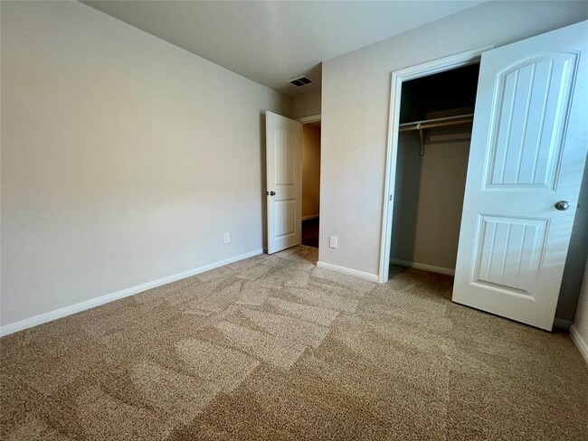 Building Photo - 211 Addison Pl