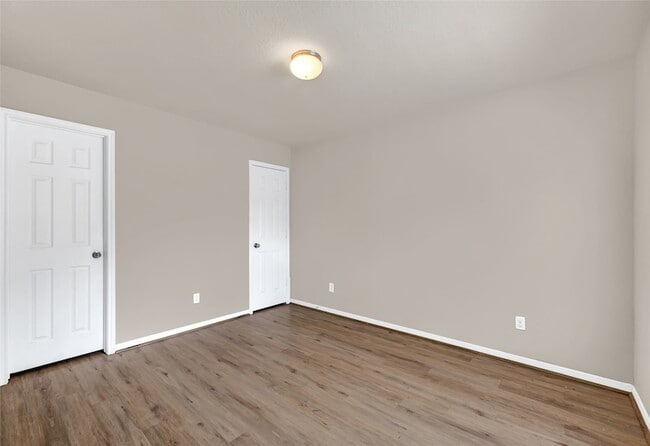 Building Photo - 3007 Apple Dale Dr
