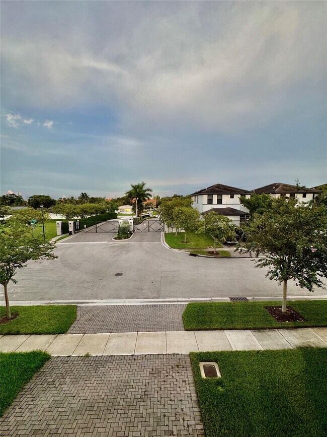 Building Photo - 4915 Whispering Way