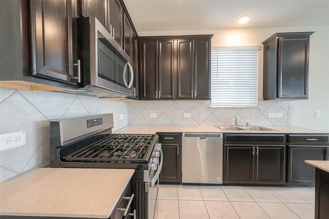 Building Photo - 25635 Royal Catchfly Rd