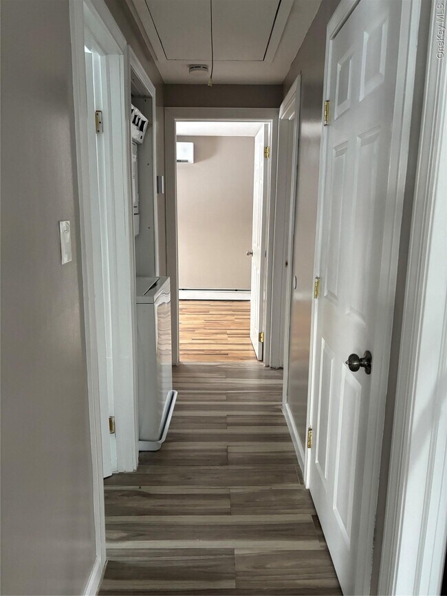 Building Photo - 15 Mida Ct