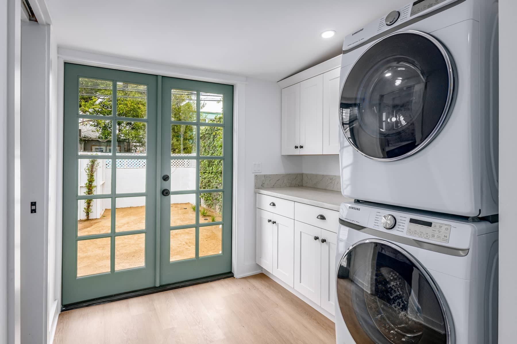 Building Photo - 1425 Cabrillo Ave