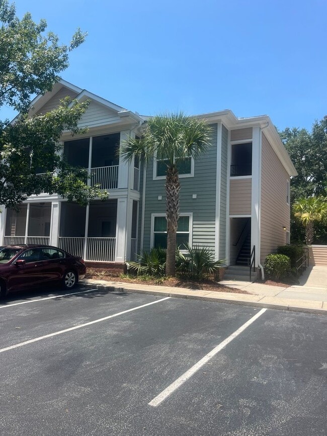 Building Photo - Available now. Beautiful, FULLY REMODELED 1 BR/1 BA Condo at the Regatta On James Island!