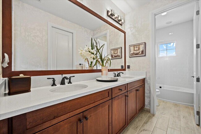 Building Photo - 208 Lucia Ct