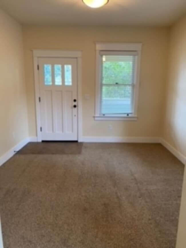 Building Photo - Historic Thomas House – A Rare Rental Opportunity in Petaluma! 2bd/2.5baths West Petaluma