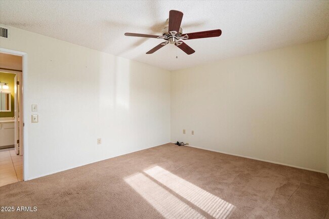 Building Photo - 10528 W Tumblewood Dr