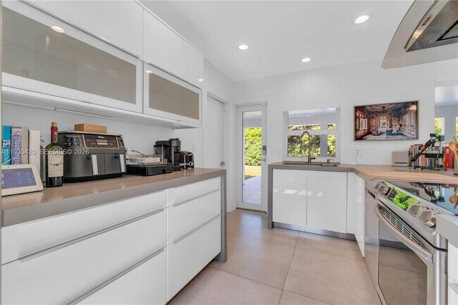 Building Photo - 7465 SW 135th St