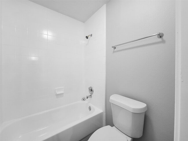 Building Photo - 13618 Cedar Point Dr