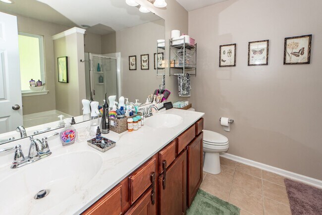 Building Photo - 3 Bedroom 2.5 Bath Single Family Home in S...
