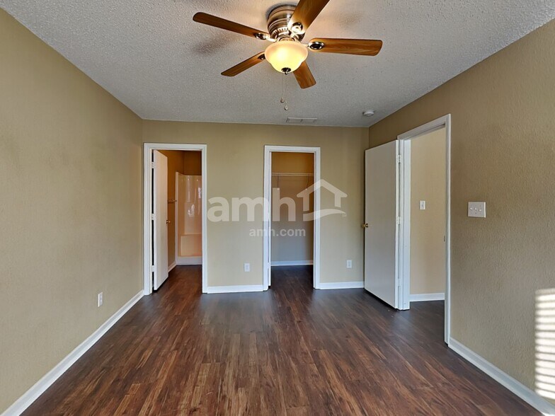 Building Photo - 3742 Laurel Cherry Ln