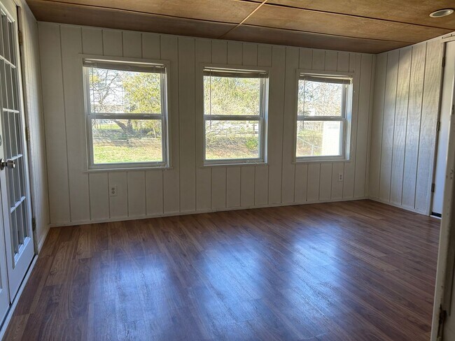 Building Photo - 691 WALNUT POINT DRIVE | BALLWIN 63021