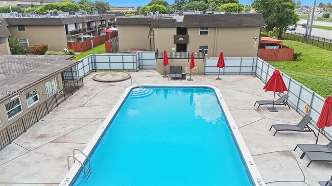 Building Photo - 810 SW 129th Pl