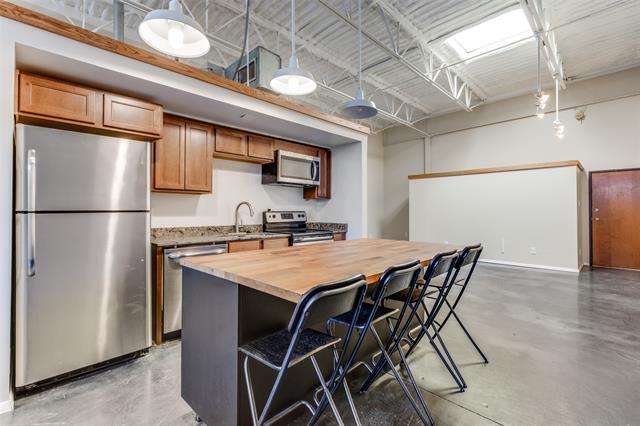 Building Photo - 1813 Clarence St