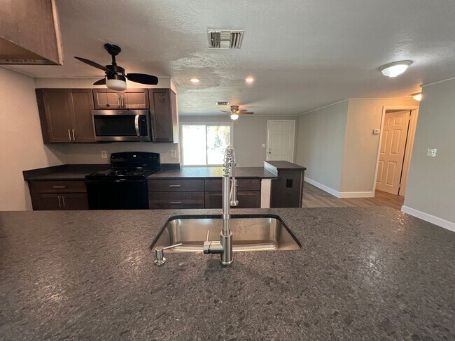 Building Photo - $1,795 ** Annual ** Available 5/15/26 ** Recently Upgraded **3 Bedroom / 2 Bath * Port Charlotte