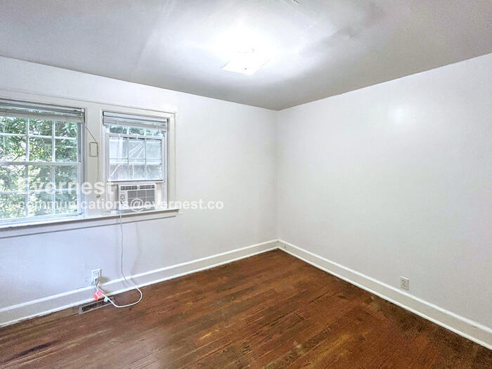 Building Photo - 412 A Griffin Ave