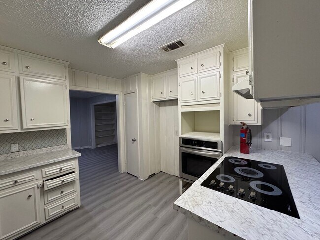 Building Photo - 3500 Sturgis Ln