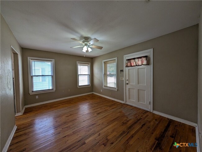 Building Photo - 1185 W Mill St