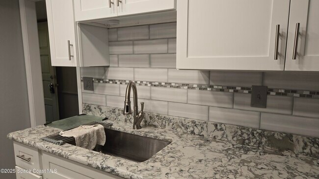 Building Photo - 2578 Demaret Dr