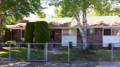 Building Photo - 1521 E Robinson St