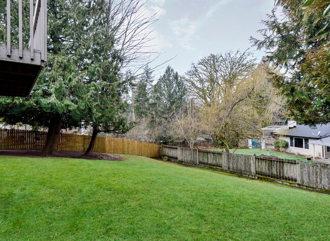 Building Photo - Remodeled  House - 4 Bed 2 Bath - Renton