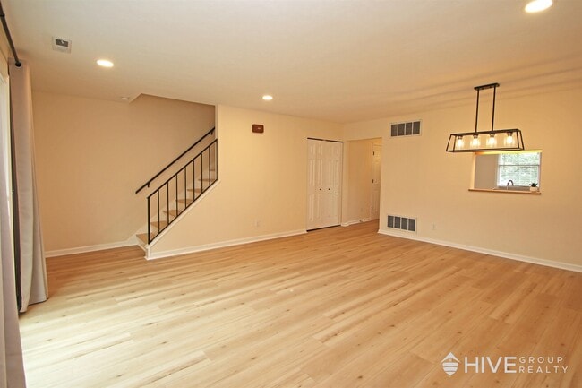 Building Photo - 412 Northfield Ct