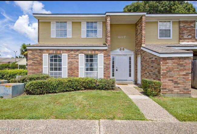 Primary Photo - 200 Lodge Dr