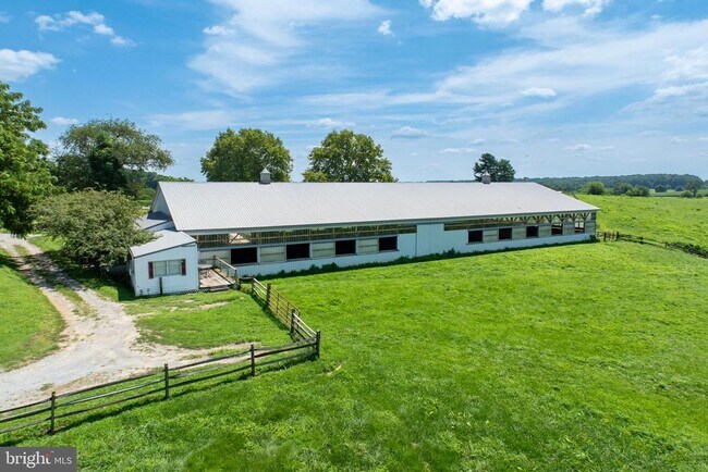 Building Photo - 1540 W Doe Run Rd
