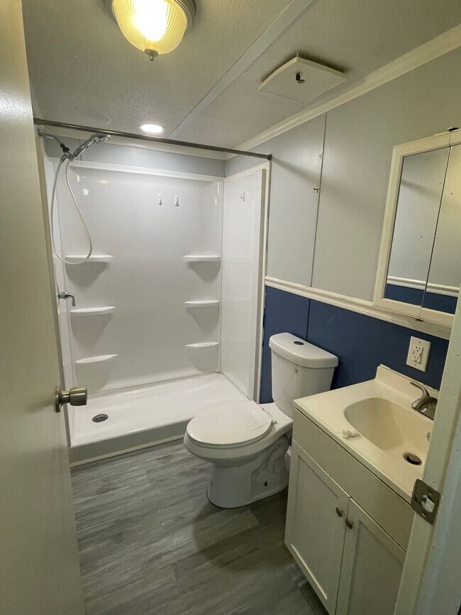 Building Photo - 1 Bedroom 1 Bath Mobile in Park