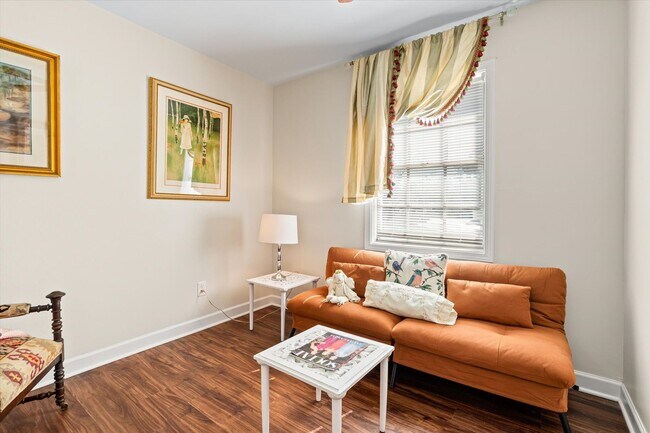 Building Photo - Spacious 4-Bedroom Home with Pool, Two Pri...