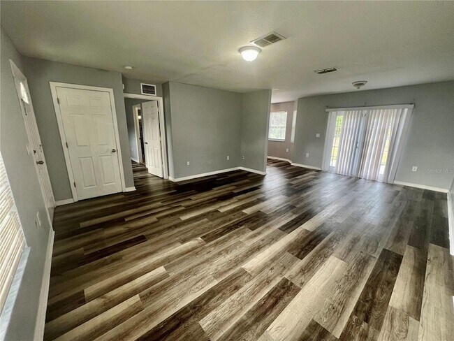Building Photo - 45 Pine Cir