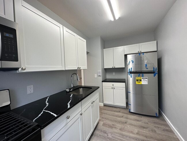 Building Photo - 117 Corbin Ave