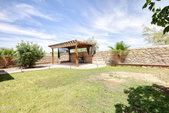 Building Photo - 7449 Plaza Taurina Dr