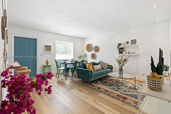 Building Photo - 811 Tequesta St