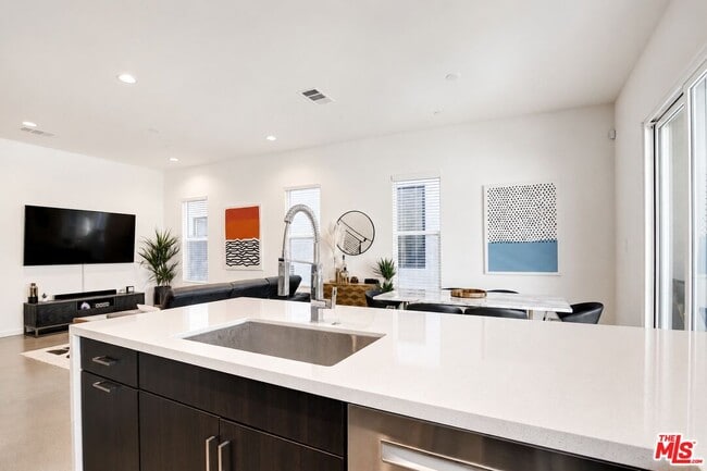 Building Photo - 2693 Paragon Loop