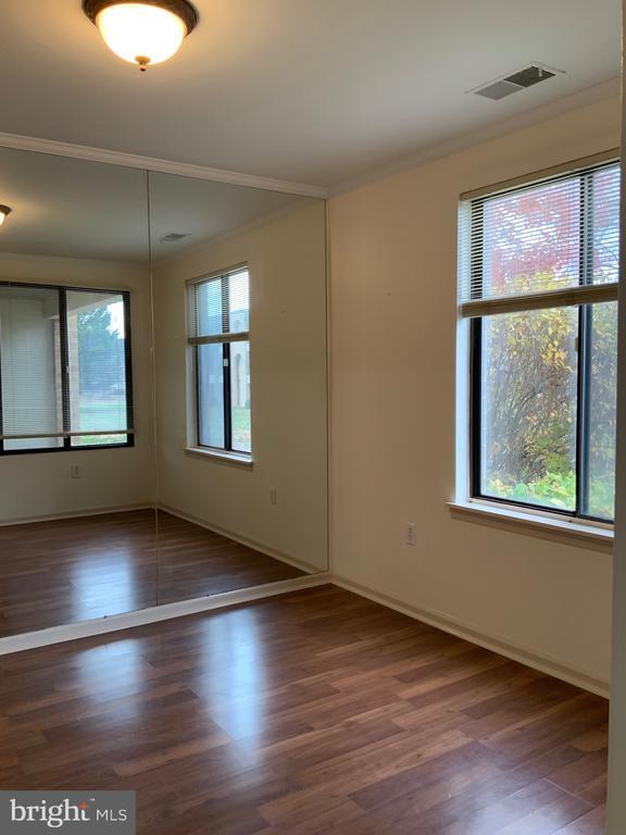 Building Photo - 1026 Brinker Dr