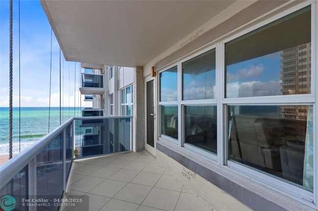 Building Photo - 3500 Galt Ocean Dr