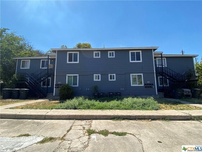 Building Photo - 1209 N 10th St