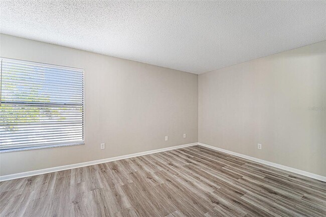 Building Photo - 10315 Fernbrook Ln