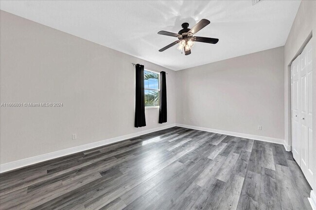 Building Photo - 995 SW 147th Ave