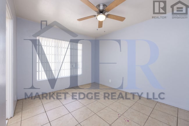 Building Photo - 3Bed/2Bath House at 19th Ave/Camelback! Move-In Ready on 06/11/2026! -- NO HOA! CORNER LOT!