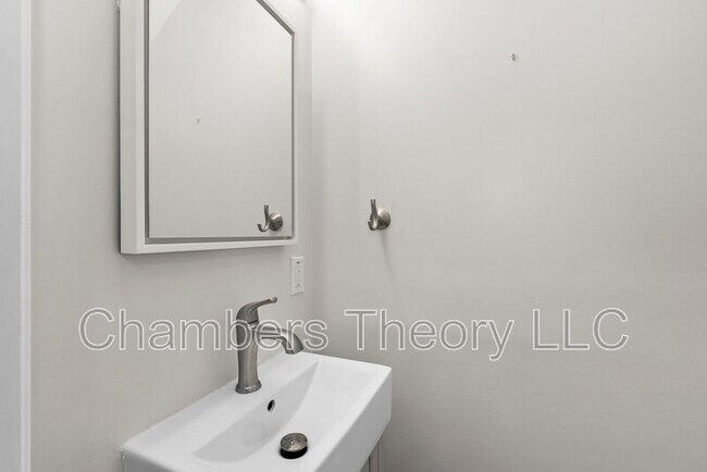 Building Photo - 1641 4th St NW