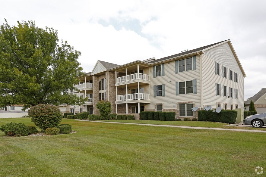 Eagle Point Apartments 30153031 W Willow Knolls Dr Peoria IL 61614