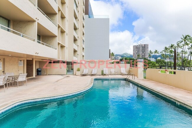 Building Photo - 2 bedroom, 2 bath & 1 parking for rent at Royal Court