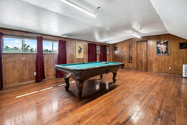 Building Photo - 5001 Glenhaven Dr