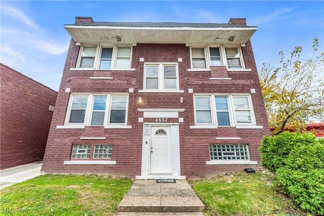 Primary Photo - 4657 Warner Rd