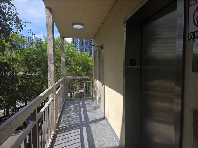 Building Photo - 8290 Lake Dr