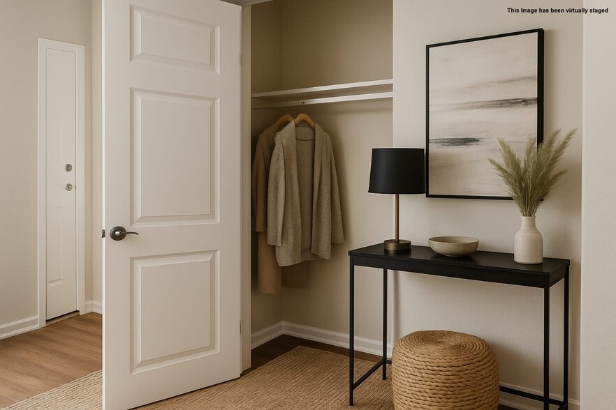 Entry closet - 5300 Harbour Pointe Blvd